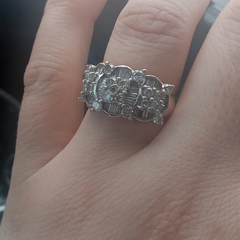 18kt diamond gold ring (750) sz 6.5 - Picture 4 of 6